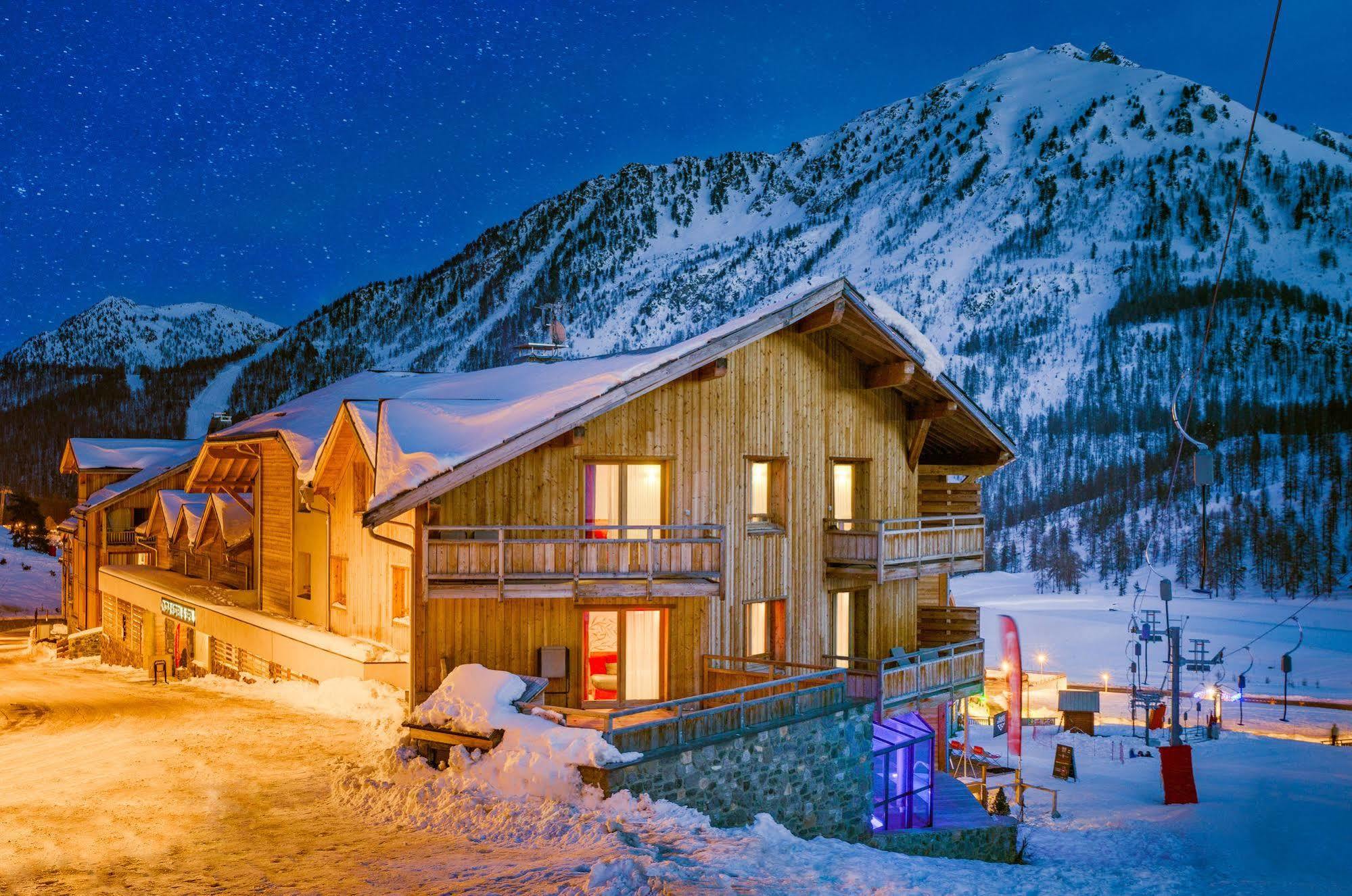 Anova Hotel & Spa Montgenevre Exterior photo